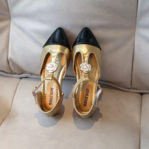 Girl’s Shoe 3